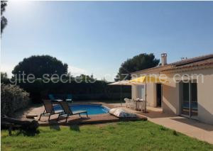 Belle maison region provence piscine climatisation cinq chambres dix personnes à Mazan